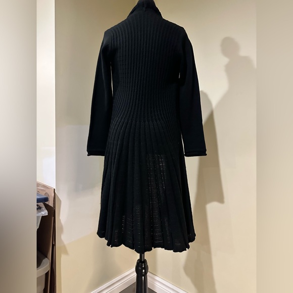 Timeless Black Knit Cardigan - Picture 4 of 9